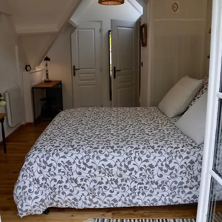 לינה וארוחת בוקר L ' Authentique